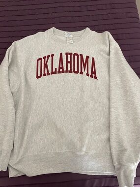 Champion Light Gray Crewneck Sweatshirt with Maroon Oklahoma Arch